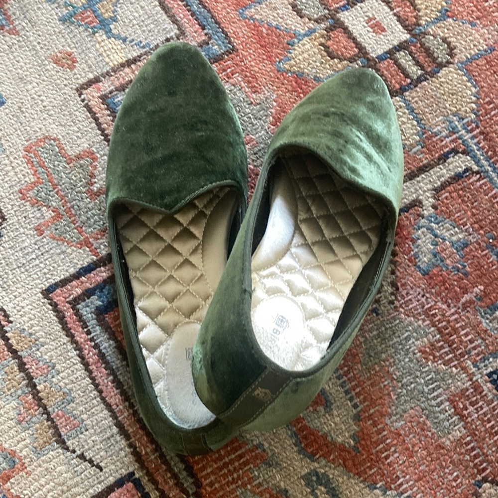 Birdies size 7.5. Green velvet.